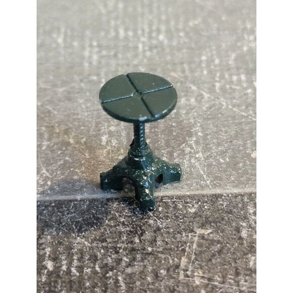 Dark green mini outdoor table Village accessory decor - Picture 1 of 4